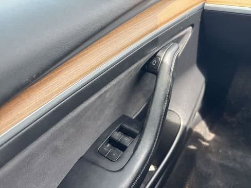 Used 2021 Tesla Model 3 Standard Range image 21