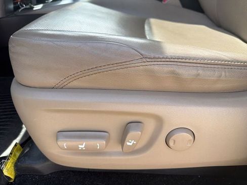 Used 2016 Toyota 4Runner Limited image 11