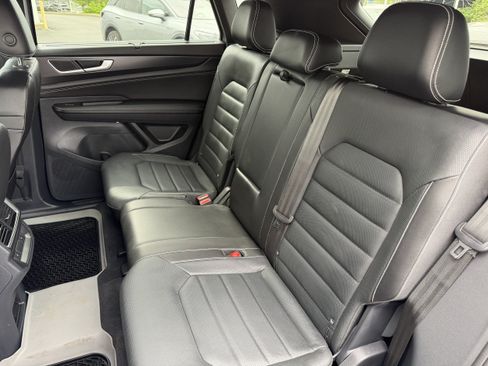 Used 2024 Volkswagen Atlas Cross Sport SEL R-Line AWD/4WD image 27