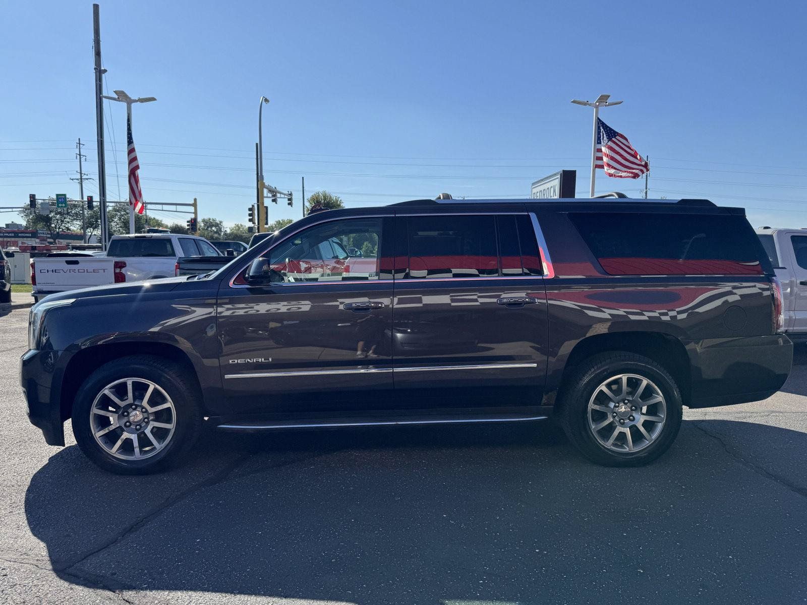 Used 2015 GMC Yukon XL Denali w/ Open Road Package AWD/4WD image 4