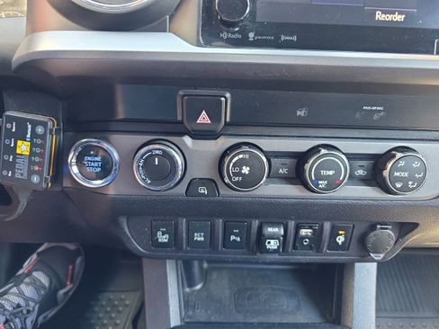 Used 2019 Toyota Tacoma TRD Off-Road w/ Technology Package AWD/4WD image 20