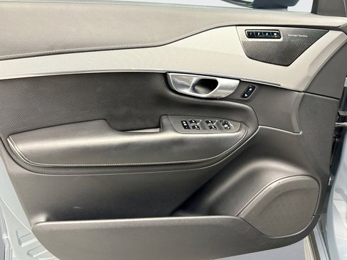 Used 2020 Volvo XC90 T6 R-Design image 9