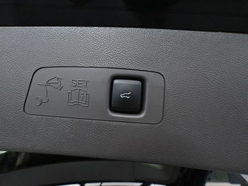 Used 2024 Lincoln Corsair AWD w/ Equipment Group 101A image 43