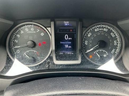 Used 2017 Toyota Tacoma TRD Off-Road w/ Tow Package AWD/4WD image 17