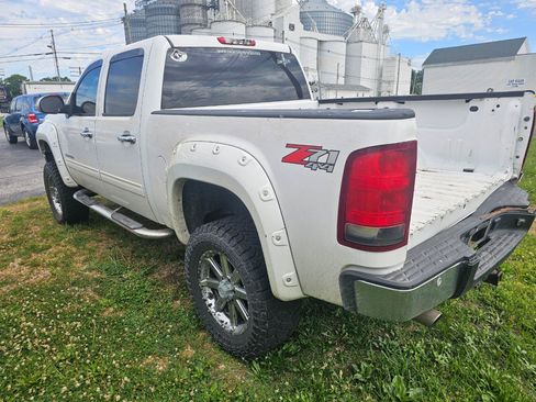 Used 2011 GMC Sierra 1500 SLE w/ Power Tech Package AWD/4WD image 3
