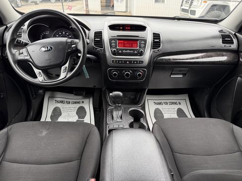 Used 2014 Kia Sorento LX image 10
