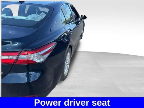 Used 2019 Toyota Camry LE FWD image 6