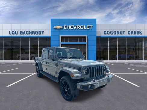 Used 2022 Jeep Gladiator Overland image 1
