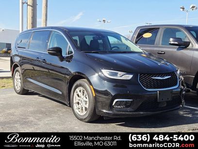 Used 2024 Chrysler Pacifica Touring-L