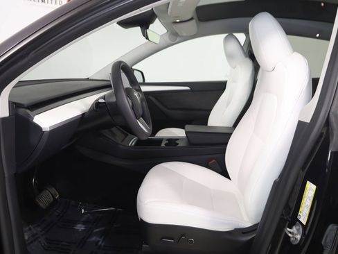 Used 2023 Tesla Model Y Long Range AWD/4WD image 13