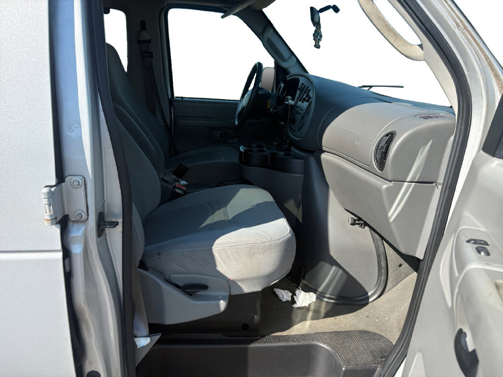 Used 2006 Ford E-350 and Econoline 350 XL RWD image 15