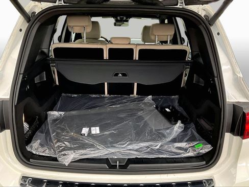 Used 2025 Mercedes-Benz GLB 250 image 37