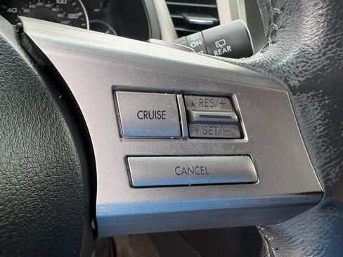 Used 2011 Subaru Outback 2.5i Limited image 22