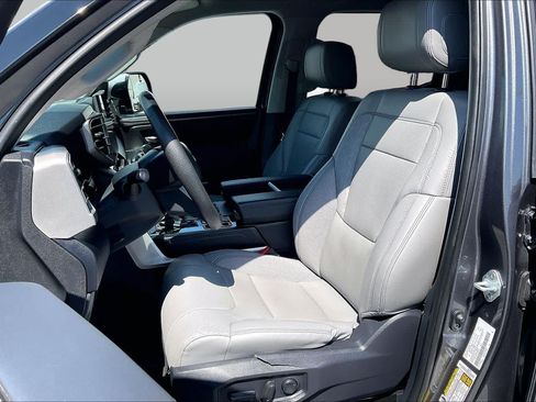 Used 2023 Toyota Tundra SR5 w/ SR5 Premium Package AWD/4WD image 7