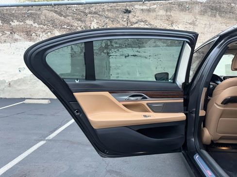 Used 2016 BMW 750i xDrive AWD/4WD image 23