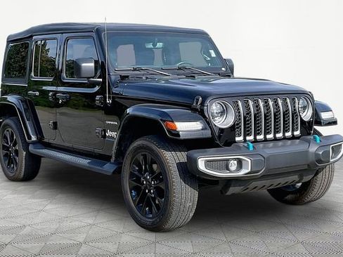 Used 2023 Jeep Wrangler Unlimited Sahara w/ Cold Weather Group AWD/4WD image 1