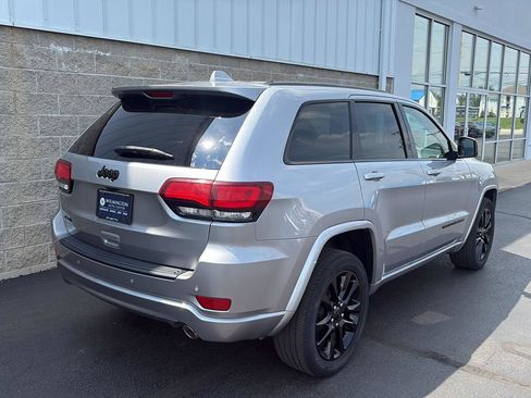 Used 2021 Jeep Grand Cherokee Laredo X AWD/4WD image 3