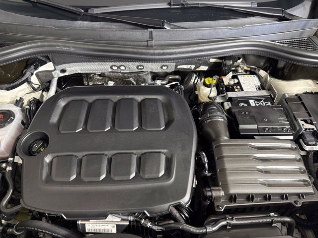Used 2025 Volkswagen Tiguan SE R-Line AWD/4WD image 11