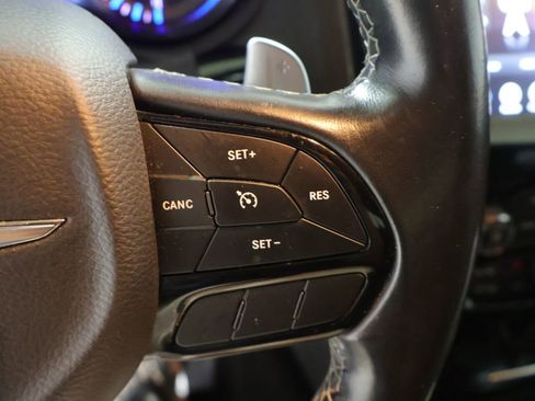 Used 2019 Chrysler 300 S AWD/4WD image 34