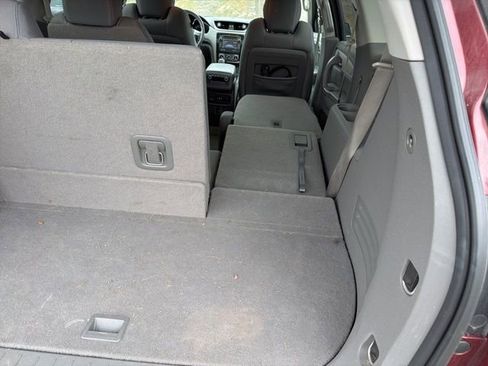 Used 2017 Chevrolet Traverse LT w/ Traveler's Package AWD/4WD image 12