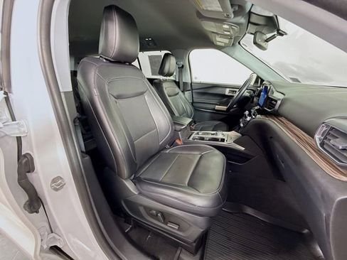 Used 2022 Ford Explorer Limited image 30