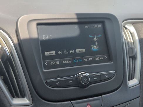 Used 2018 Chevrolet Malibu LS image 17