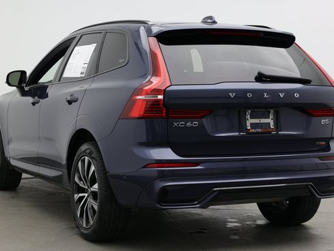 Used 2024 Volvo XC60 B5 Plus AWD/4WD image 6