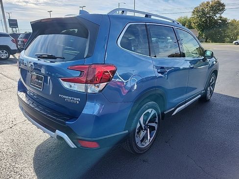 Used 2022 Subaru Forester Touring image 3