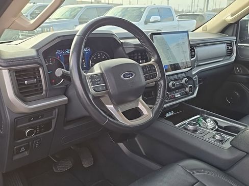 Used 2024 Ford Expedition Max XLT image 11