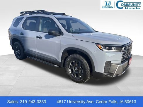 New 2026 Honda Pilot TrailSport image 8