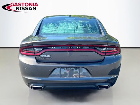 Used 2022 Dodge Charger SXT RWD image 7