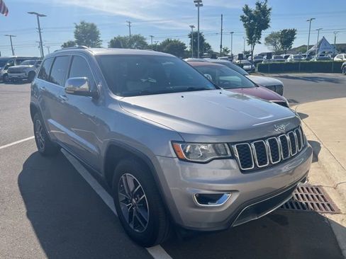 Used 2018 Jeep Grand Cherokee Limited RWD image 2