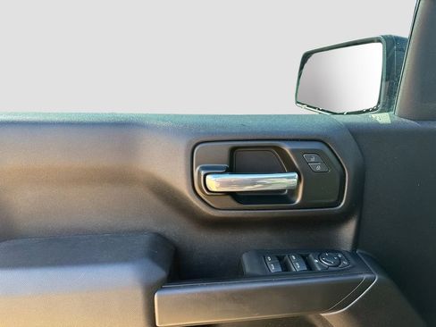 Used 2023 Chevrolet Silverado 1500 Custom image 9