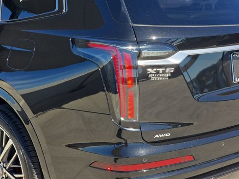 Used 2023 Cadillac XT6 Sport image 40