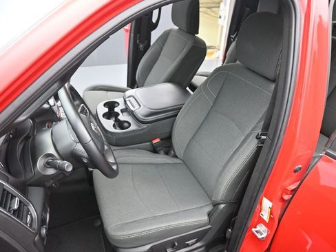 Used 2024 RAM 2500 Big Horn w/ Safety Group image 11