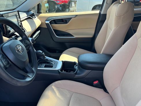 Used 2022 Toyota RAV4 LE image 14