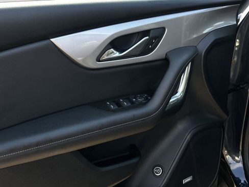 Used 2022 Chevrolet Blazer LT w/ Sound & Technology Package FWD image 9