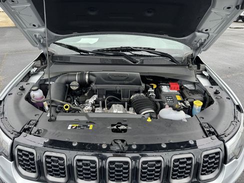 Used 2025 Jeep Compass Limited w/ High Altitude Package AWD/4WD image 46