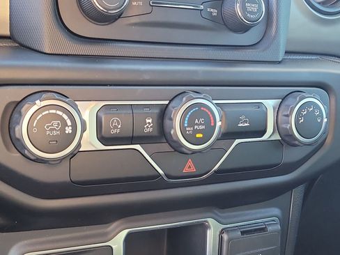 Used 2021 Jeep Wrangler Unlimited Sport image 20