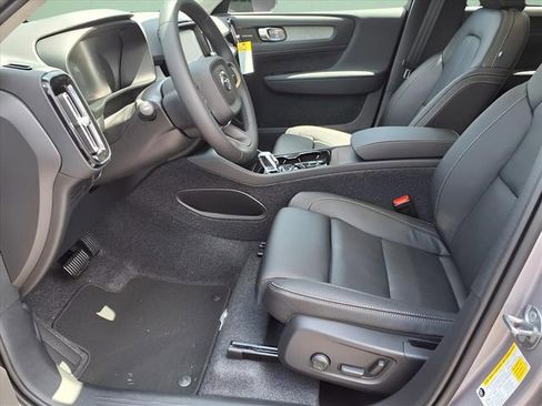 New 2026 Volvo XC40 B4 Plus w/ Protection Package Premier image 10