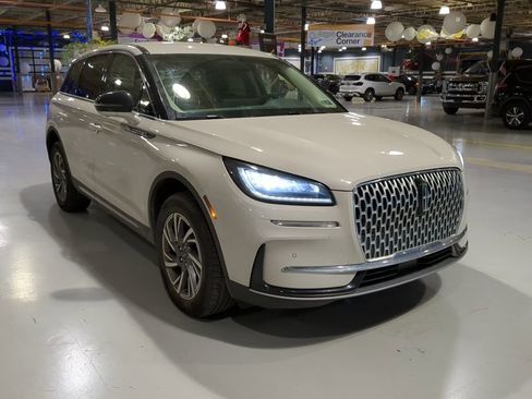 Used 2024 Lincoln Corsair AWD w/ Equipment Group 101A image 5