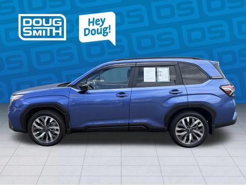 Used 2025 Subaru Forester Touring w/ Touring Package AWD/4WD image 2