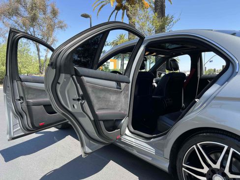 Used 2014 Mercedes-Benz C 250 Sedan image 39