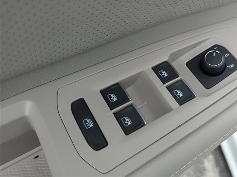 New 2026 Volkswagen Atlas SE image 21