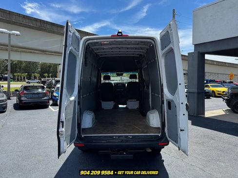Used 2023 Mercedes-Benz Sprinter 2500 image 23
