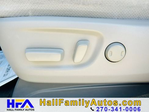 Used 2018 Toyota Sienna LE FWD image 13