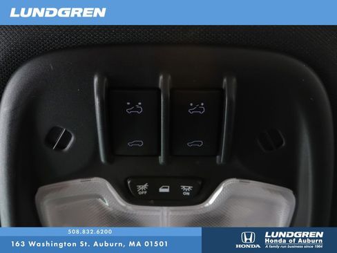 Used 2024 GMC Canyon AT4X image 29