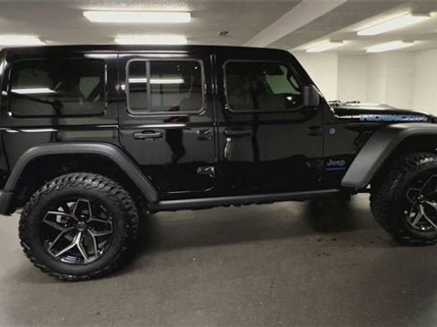 Used 2024 Jeep Wrangler Unlimited Rubicon 4xe w/ Convenience Group image 9