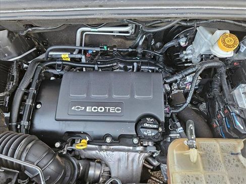 Used 2020 Chevrolet Trax LT w/ Driver Confidence Package FWD image 21