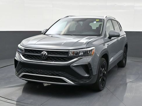 Used 2022 Volkswagen Taos SE image 8